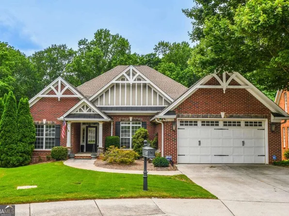 1173 Saint Charles Pl, Gainesville, GA 30501