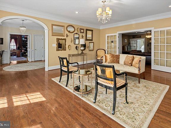 4th image of 9498 Lynnhall Pl