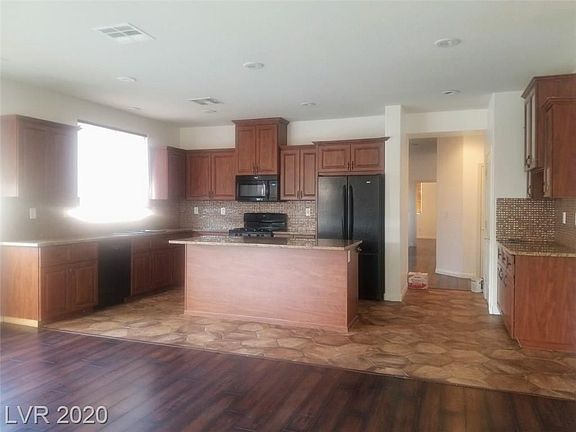 5th image of 8517 Sable Beauty St