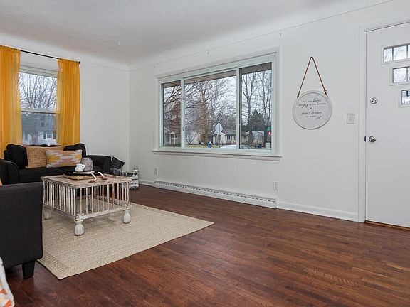 5th image of 2214 Holly Ave