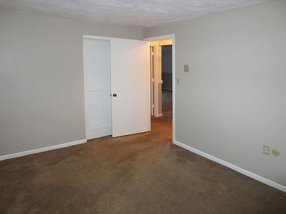 5th image of 52 Swanson Ct