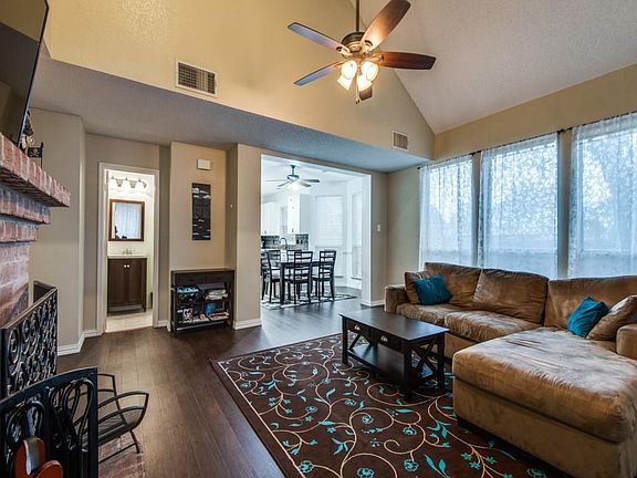 3rd image of 3104 Black Walnut Dr