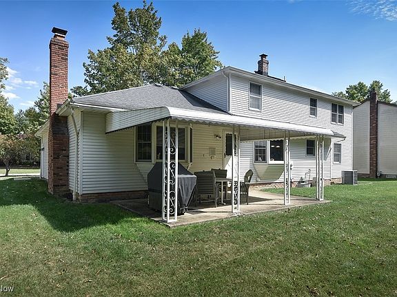 3rd image of 8960 Wildwood Dr