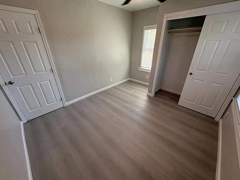 1029 N Highland St — Photo 7