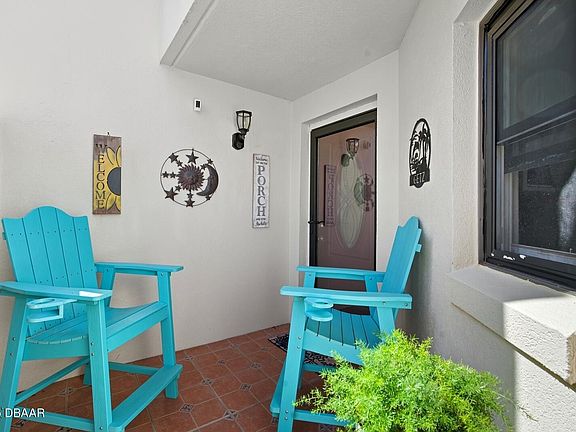 4th image of 2942 Sea Oats Cir
