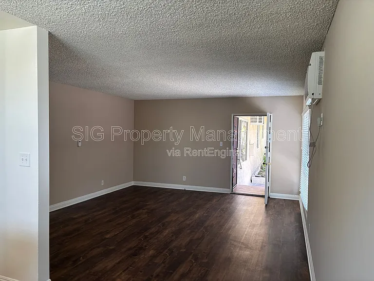 3104 Montrose Ave #6 — Photo 4