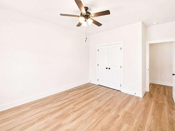 5th image of 74 Village Ct