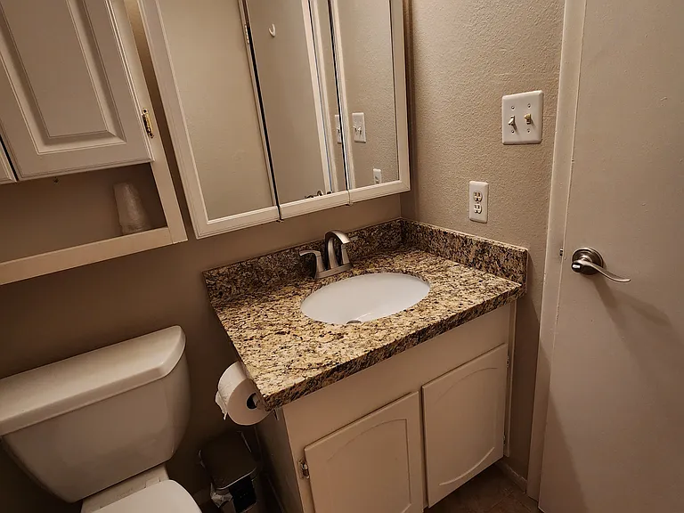 Deep sinks in bathrooms.