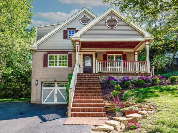 3507 Aultwoods Ln, Cincinnati, OH 45208