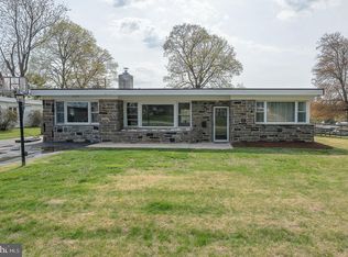 2208 Mary Ln, Broomall, PA 19008