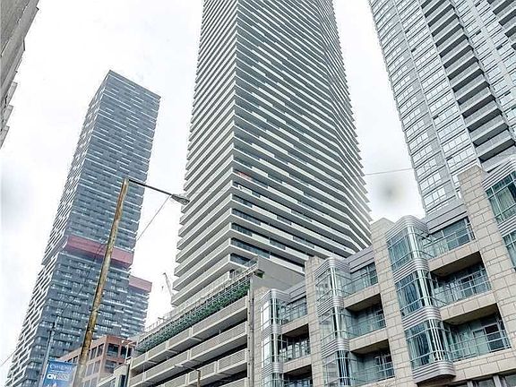2nd image of 2221 Yonge St #4505