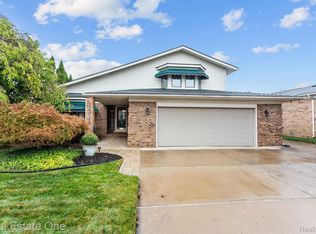 14014 Cranbrook St, Riverview, MI 48193