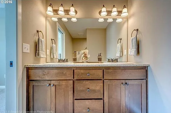 2605 NE 131st Ct — Photo 6