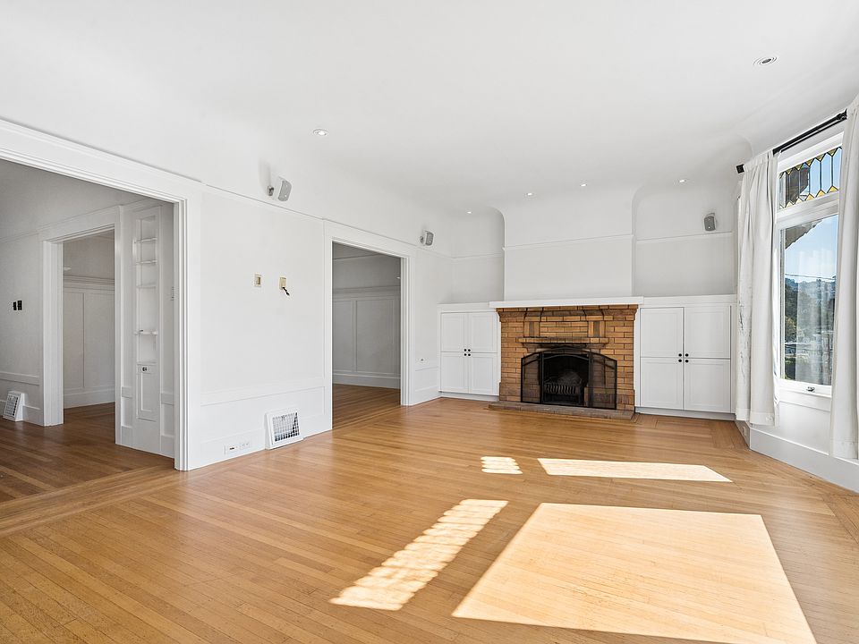 1st image of 32 Clayton St