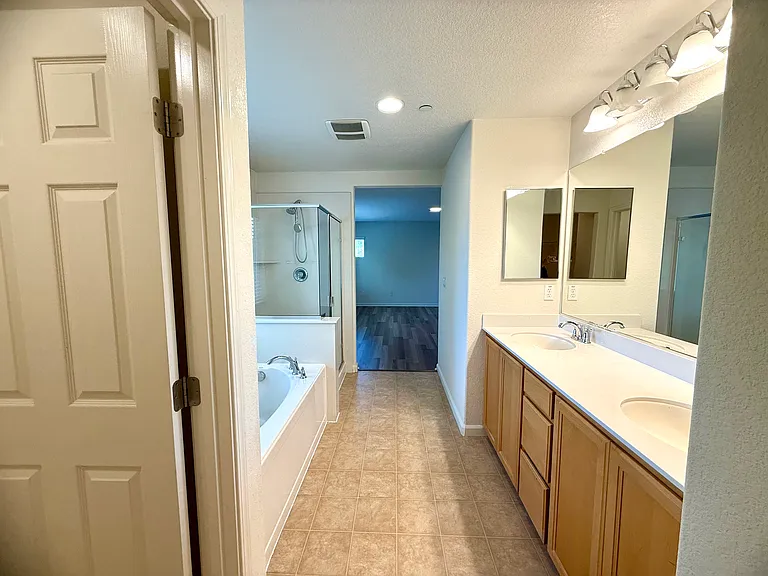 457 Effie Ct — Photo 14