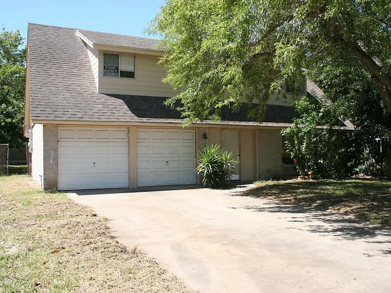 3122 Mill Brook Dr — Photo 1