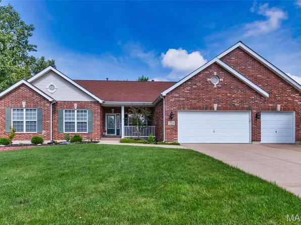 221 Meriwether Lewis Dr, Dardenne Prairie, MO 63368