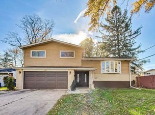 389 Dulles Rd, Des Plaines, IL 60016