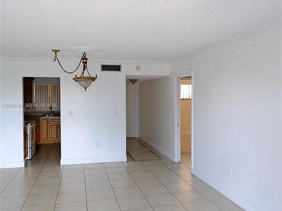 4th image of 650 NE 149th St APT 505F