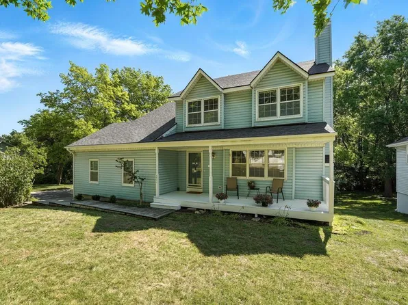 8025 Woodstone St, Lenexa, KS 66219