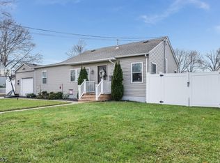 3 Lowell Pl, Somerset, NJ 08873