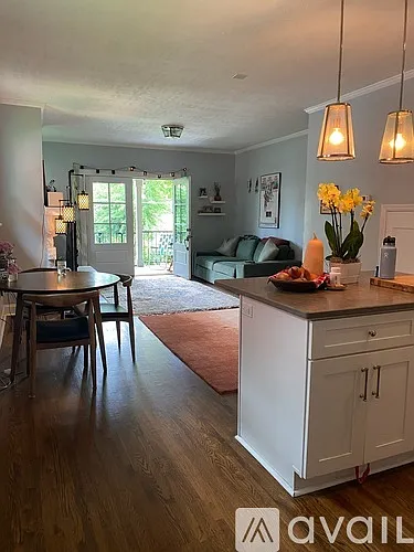 1128 Granada Ave — Photo 4