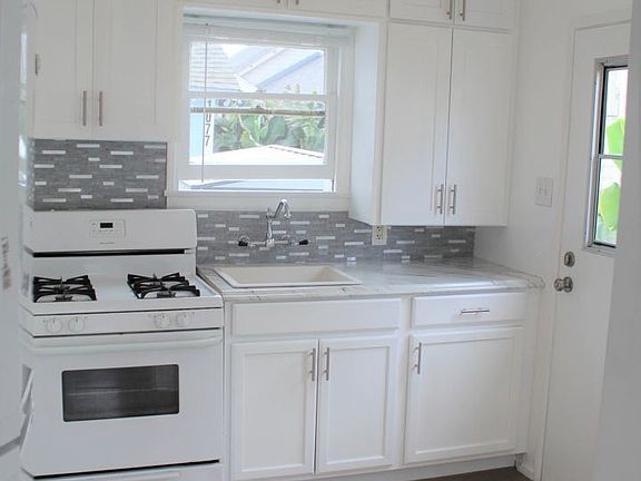 4th image of 1079 E Santa Clara St #9110153