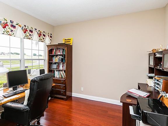 3rd image of 23634 Valderama Ln