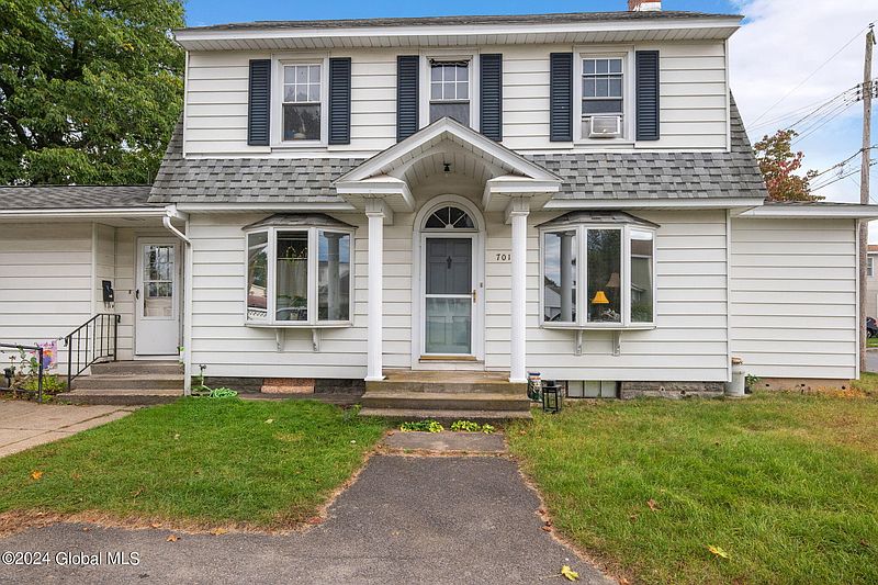 3rd image of 701 Hudson Avenue