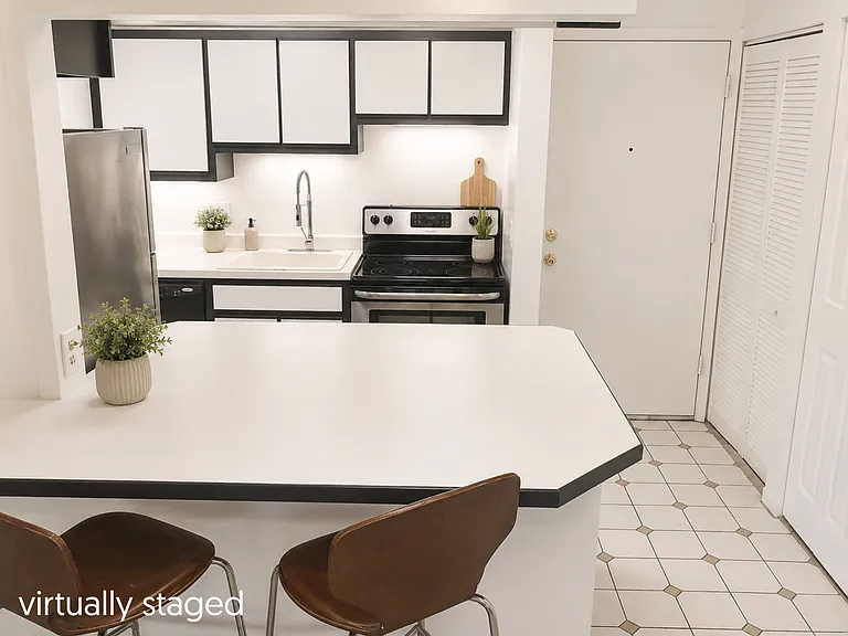 3250 Oneal Cir #L27 — Photo 2