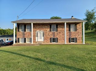 4 Enfield Ct, Johnson City, TN 37604