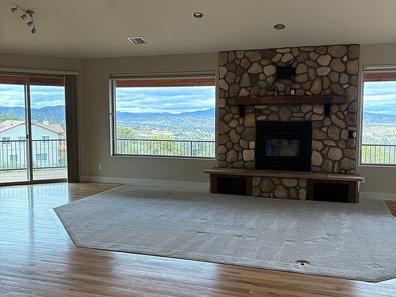 2nd image of 865 Devereaux Dr