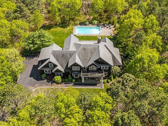 3rd image of 171 Malloy Dr