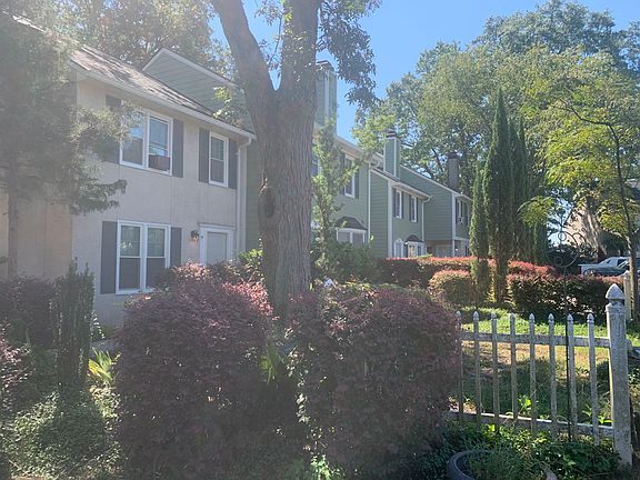 2nd image of 10 Fowkewood Ct