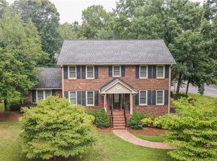 5929 Woodfield Dr, Kernersville, NC 27284