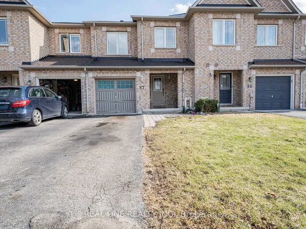 37 Bilbrough St, Aurora, ON L4G 7W3