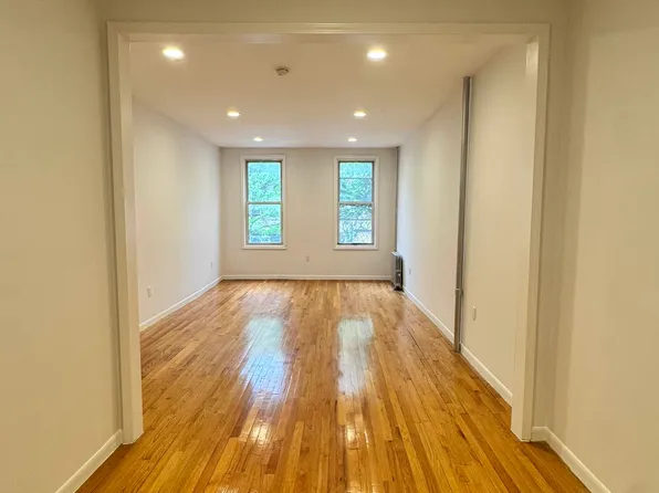 1494 De Kalb Avenue image 1 of 15