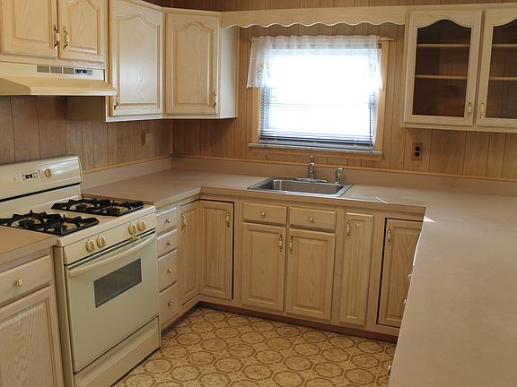 2nd image of 69 Castle Harbor Dr