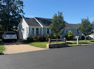 19 Spring St, Hyannis, MA 02601