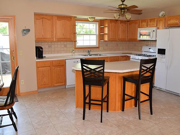 2nd image of 8777 Waterford Ct