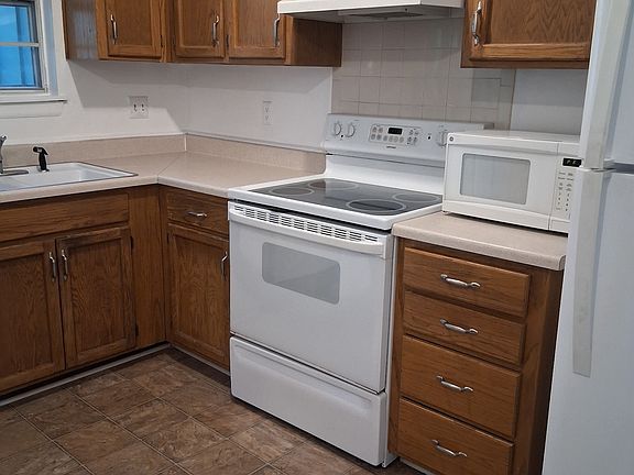 2nd image of 817 NW Mock Ave APT C