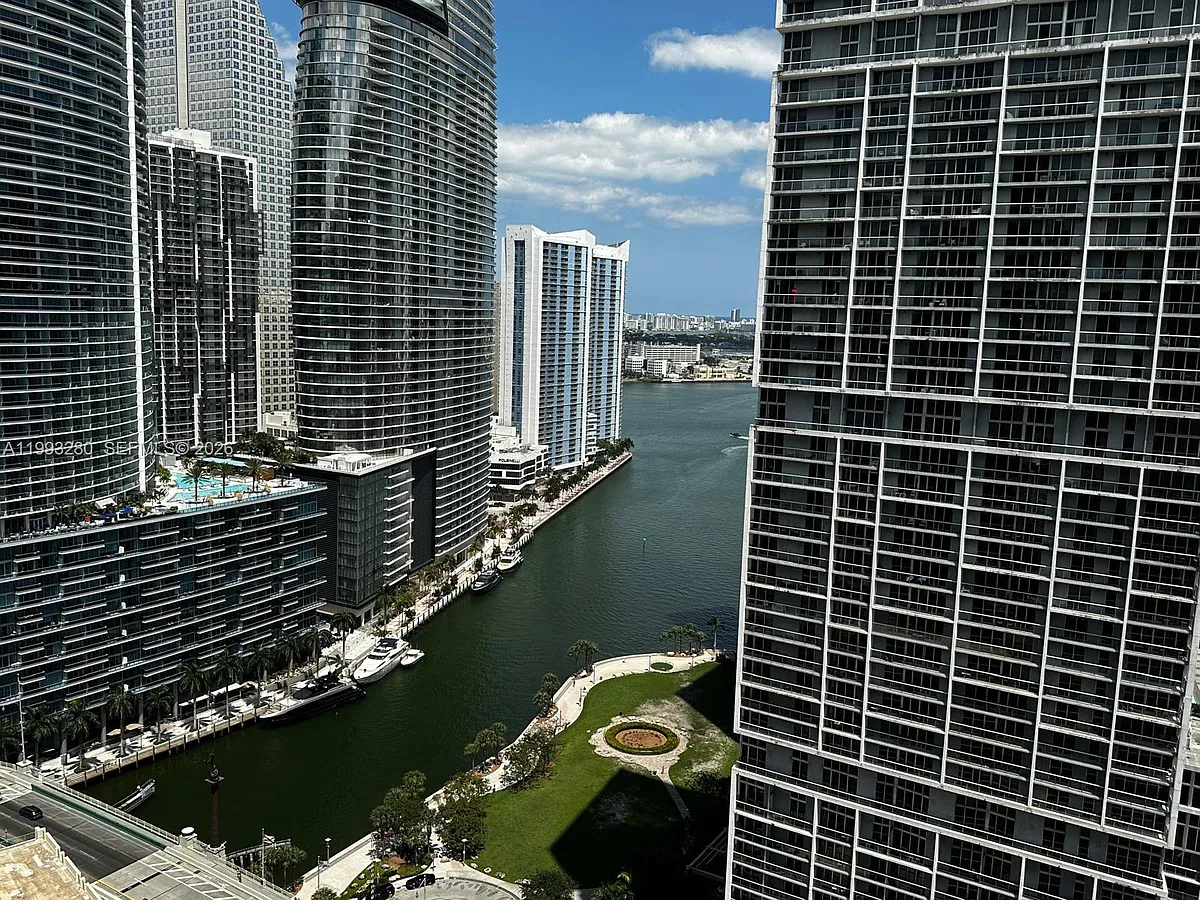 Building Photo - 500 Brickell Ave #3307