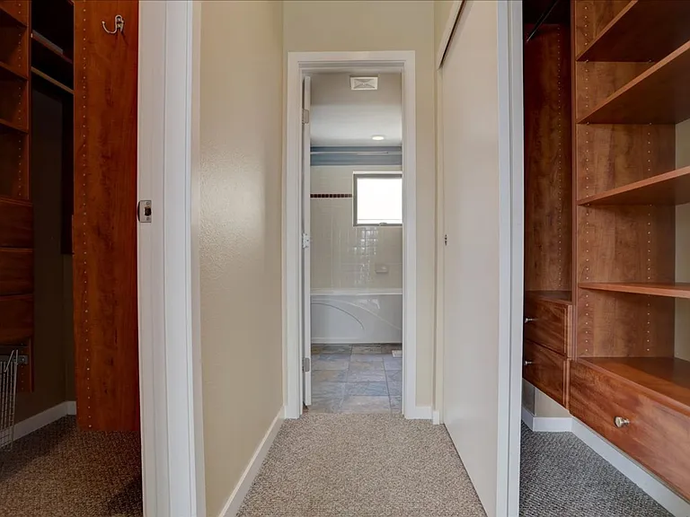 4520 Broadway #206 — Photo 24