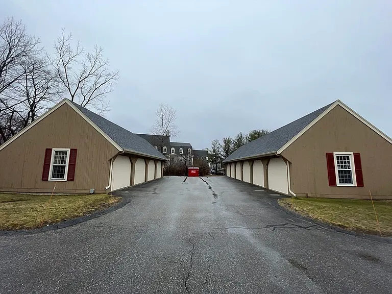 28 Essex Green Ln #D — Photo 15