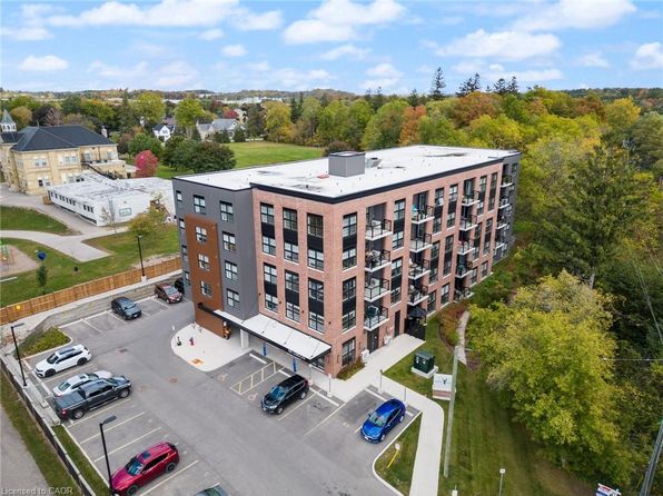 88 Gibson St #209, North Dumfries, ON N0B 1E0