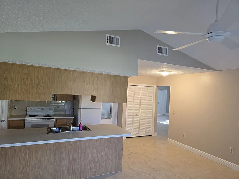7251 McGinnes Ct — Photo 11