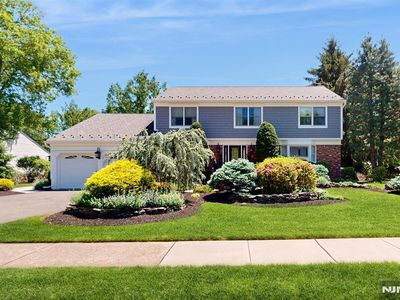 19 Merrill Dr, Mahwah, NJ, 07430
