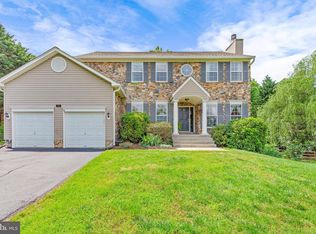 111 Cross Point Dr, Owings, MD 20736