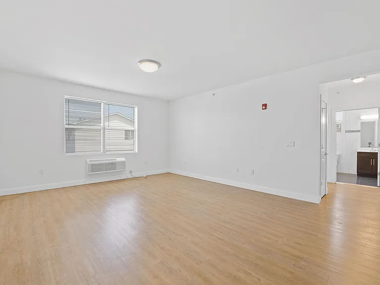 6400 Jefferson St #403 — Photo 12