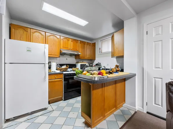 84-22 Daniels Street image 20 of 26